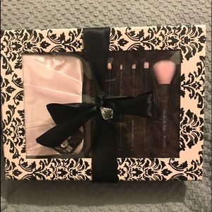 NWT 💐JASMINE LA BELLE COSMETICS BRUSH GIFT SET